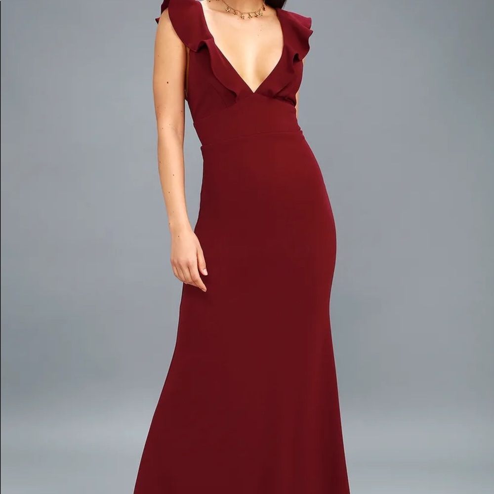 Lulus burgundy maxi dress